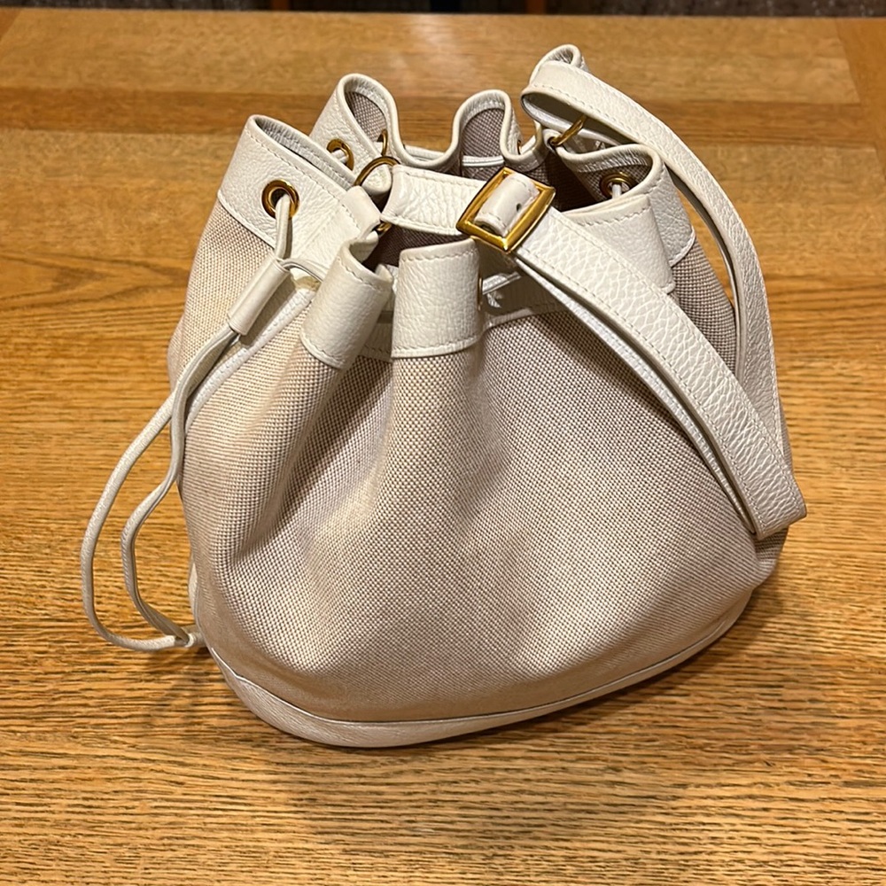 HERMES Vintage Bucket Bag in Canvas and White leather 1990s